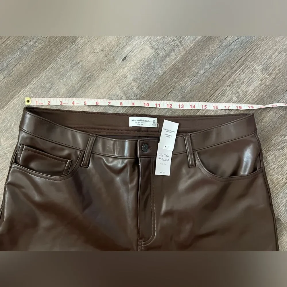 Abercombie &‎ Fitch Vegan Leather 90s Relaxed Pant- Size 34/18